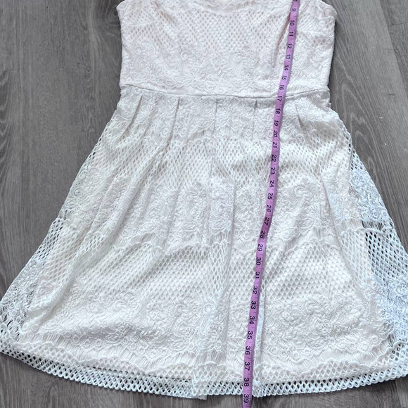 Liz Claiborne Size 14 Cream Fit & Flare Lace Dress - Picture 5 of 10